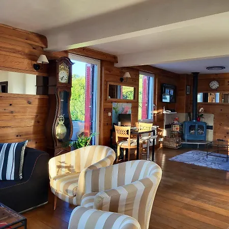 Apartment Spacieux Avec Vue Sur Les Montagnes A *