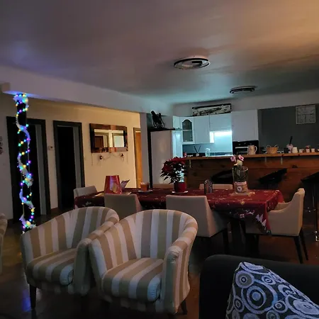 Spacieux Avec Vue Sur Les Montagnes A Apartment *